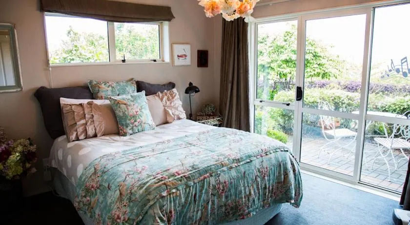 Waitomo Orchard B&B - Image 1