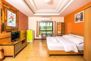 Prew Lom Chom Nam Resort - Image 1