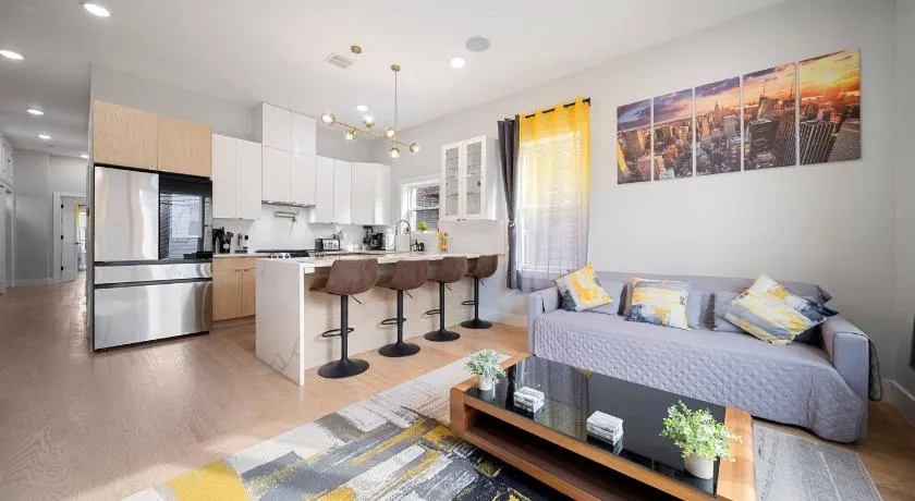 Luxury 3BR Condo | Mins to Manhattan - Image 1