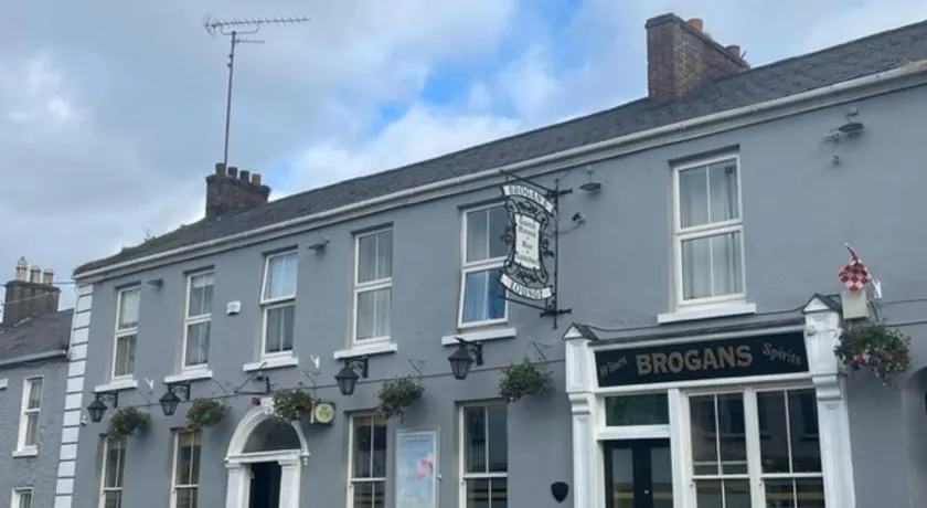 Brogans Bar & Hotel - Image 1