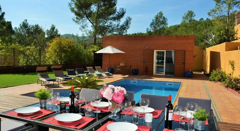 Villa Sitges Maria Sunny Oriented SW AC Confortable High Quality 5 star guest coments - Image 1