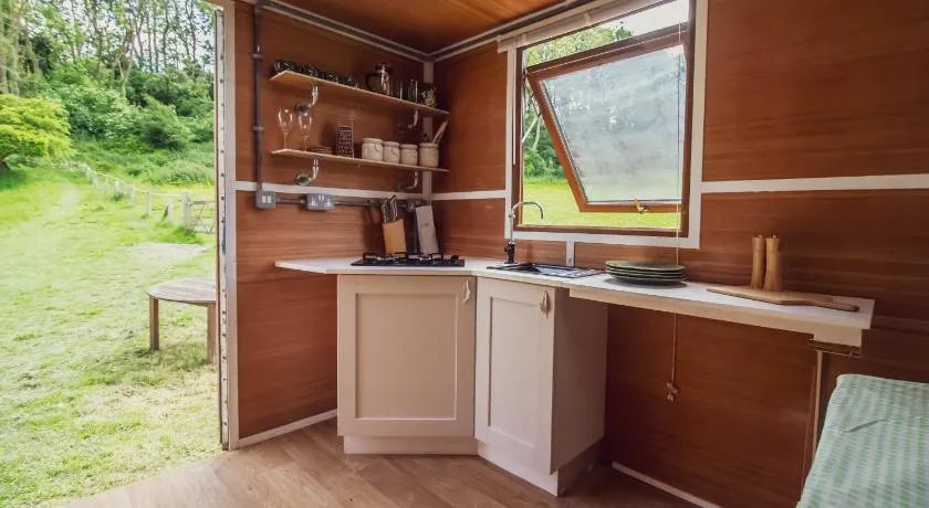 Leto Shepherds Hut By Airpremier - Image 1
