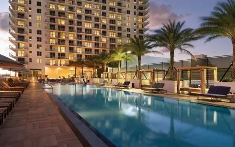 Hyde Beach House - Image 1