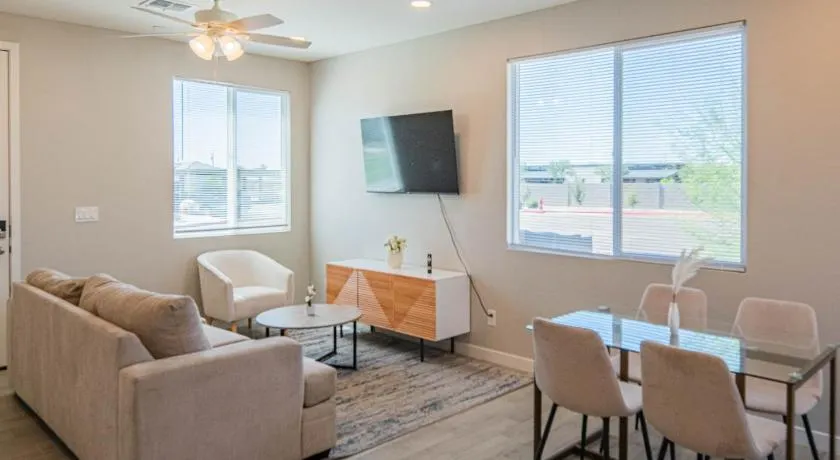 Serene 2BR Home with Premium Beds - Image 1