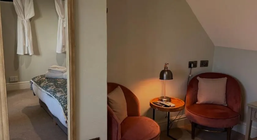 Rylands Farm Guest House - Image 1