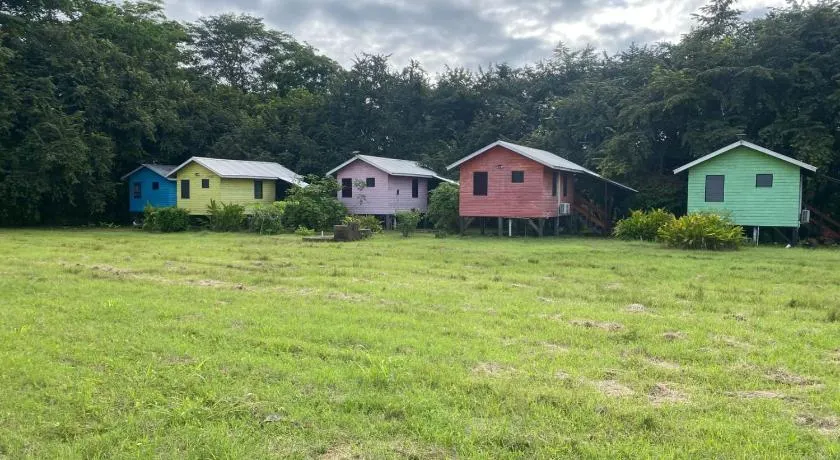 4J's Cabins - Image 1