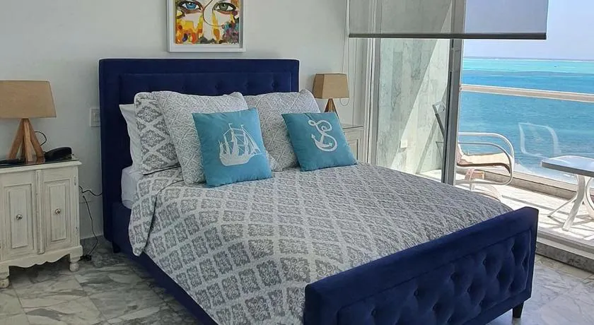 Hermosos Apartamentos Frente Al Mar - Image 1