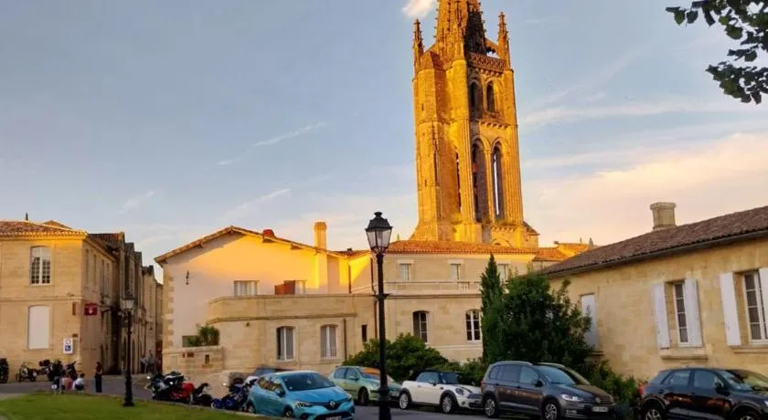 Hôtes de Saint-Emilion II - Image 1