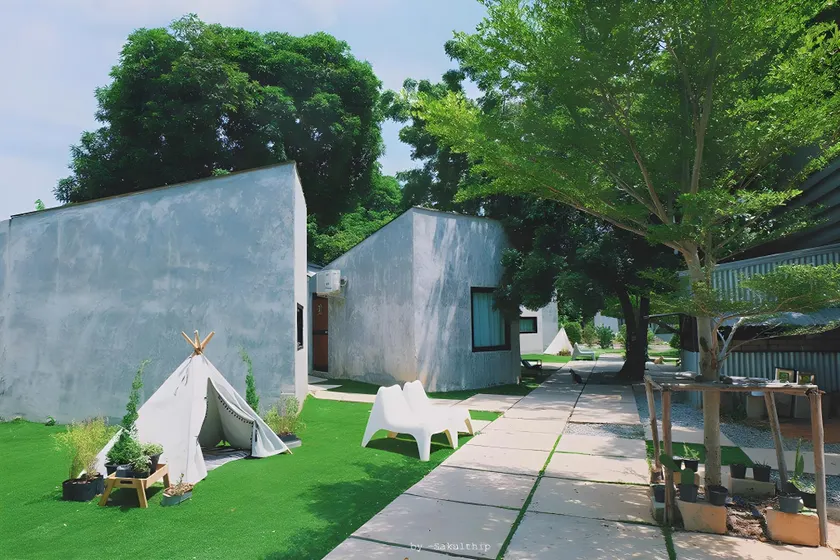 PAUSE Resort & Bar - Image 1
