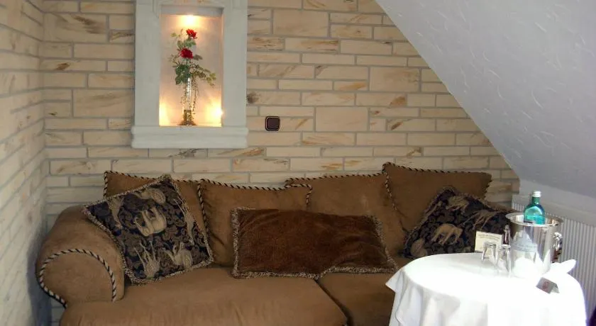 Elegant-Hotel "Zur Burg" - Image 1