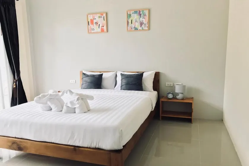 Snooze Inn Phuket - Free Shuttle to Bang Rong Pier - Image 1