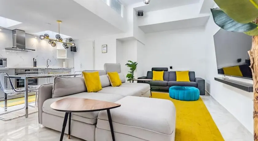 Urban style 3-bedroom apartment - Image 1