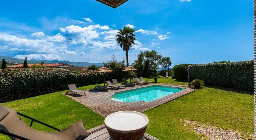 Splendide appartement T3 piscine et vue mer - Image 1