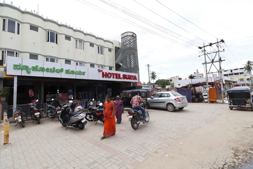 New Hotel Surya Lodge - Image 1