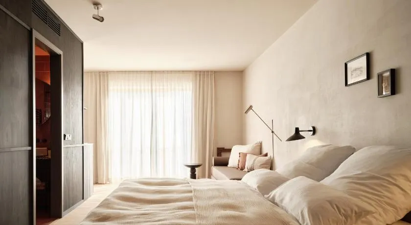 Hotel Haus Ella - Image 1