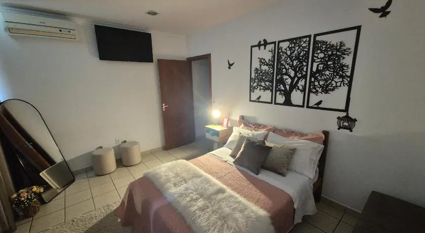 Suite climatizada, ao lado da praca principal - Image 1