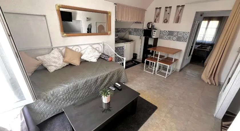 Atypique, calme & cosy, proche de Paris - Image 1