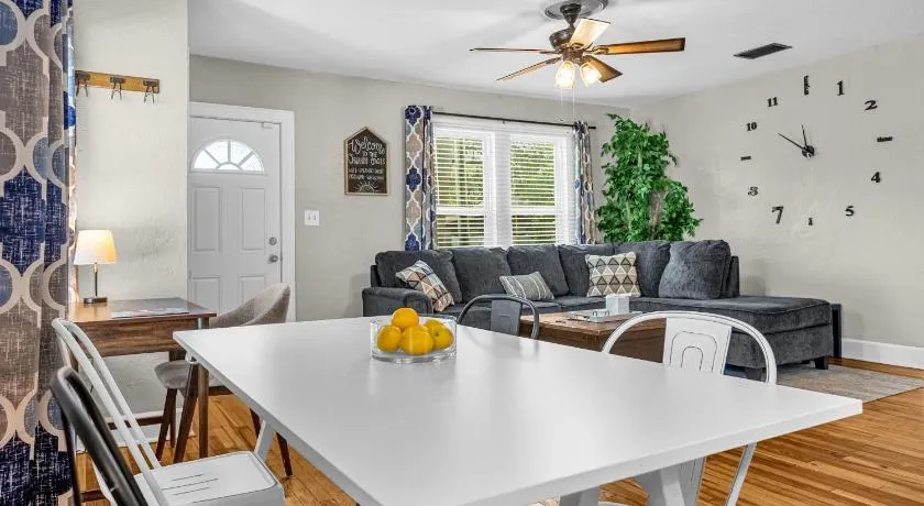 Orlando Oasis! Free Laundry & Parking Near Disney! - Image 1