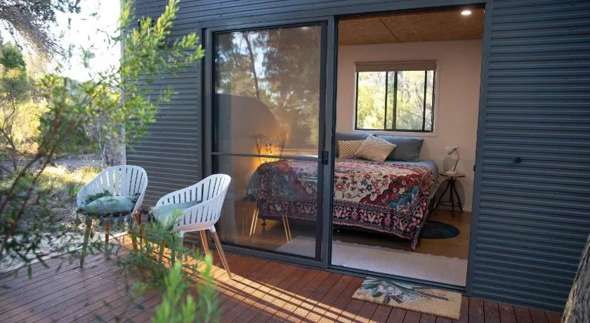 Island Alive Guest House - Image 1