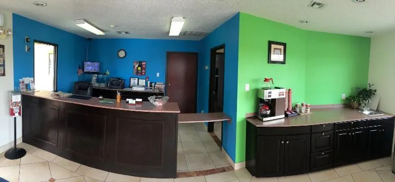 Executive Inn - Image 1