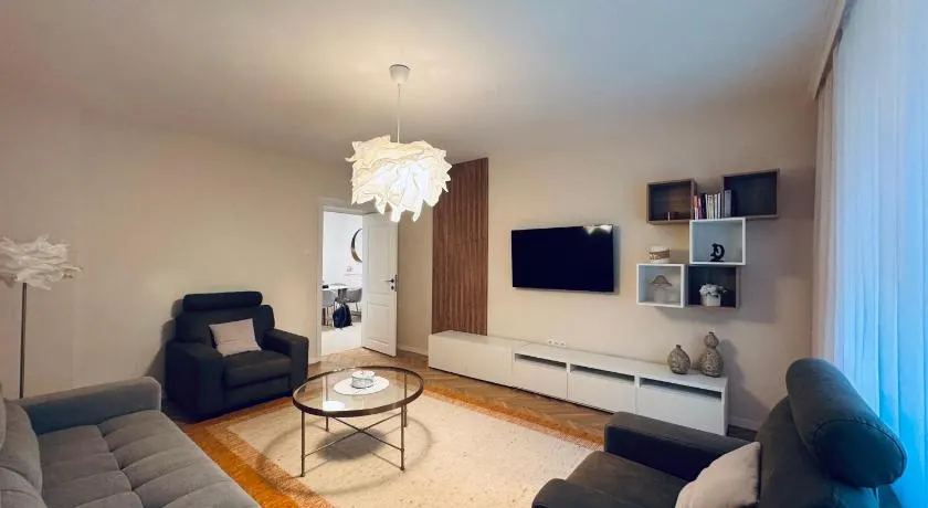 Serafina central Apartment - Image 1