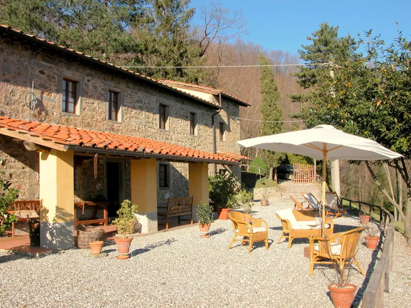 Beautiful Cottage in Pescia - Image 1