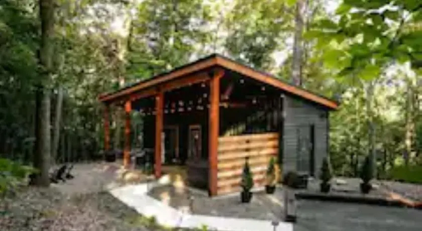 The Hillside Retreat - Cozy container home with Hot tub and Fire pit - Image 1