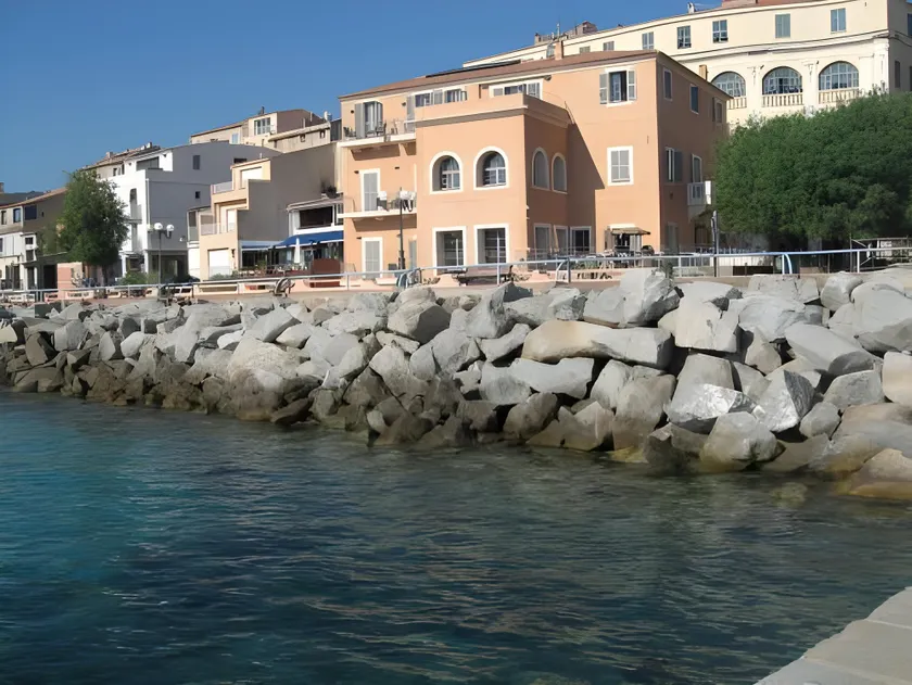 Hôtel Perla Rossa Ile Rousse - Image 1