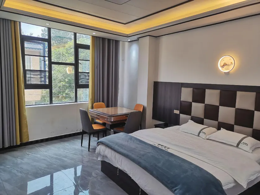 Grand Hyatt Hotel - Image 1