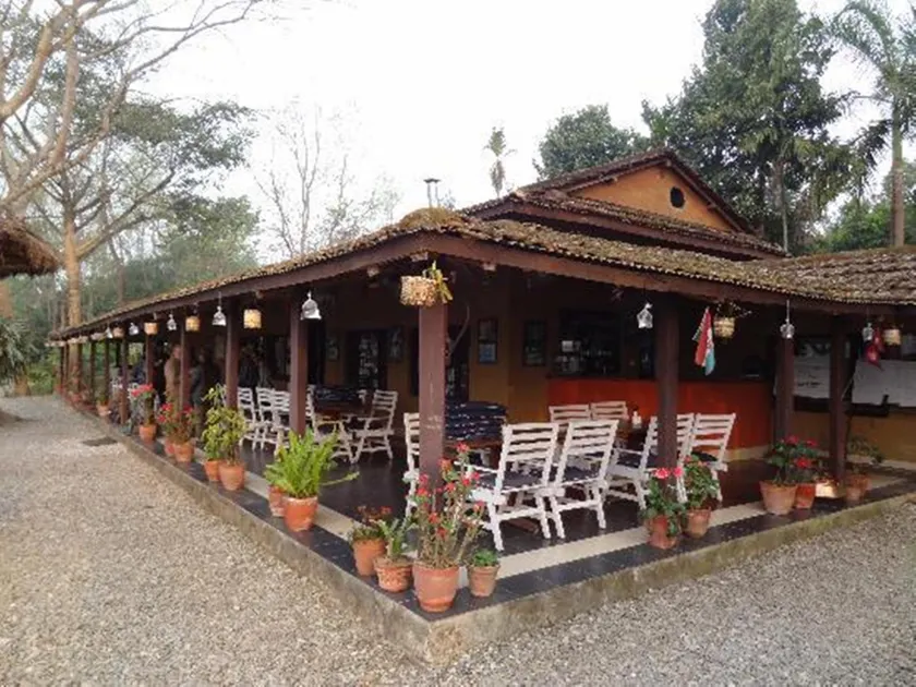 Safari Narayani Hotel - Image 1