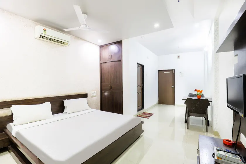 SPOT ON 60716 Hotel A.K - Image 1