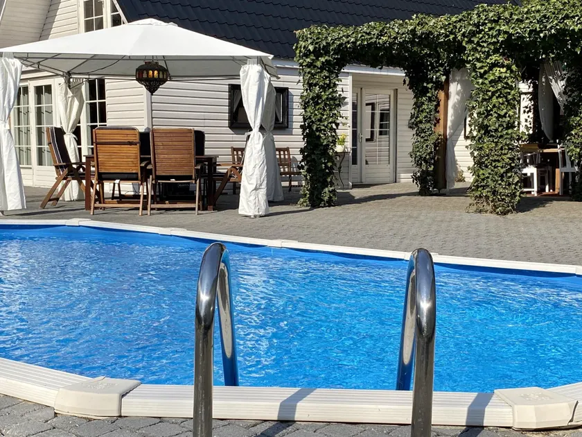 Villa i Drents-Friese Skog med Pool - Image 1