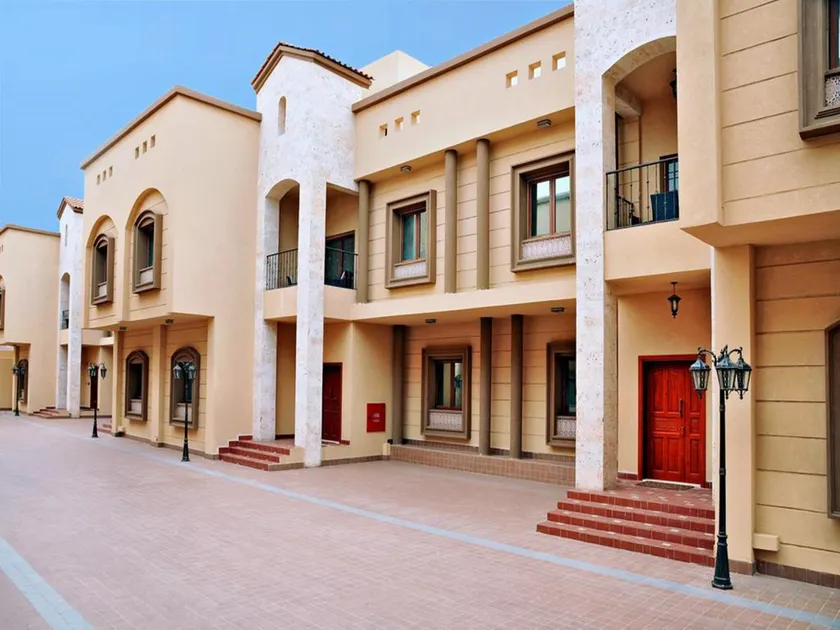 Luxury villas for rent - Image 1