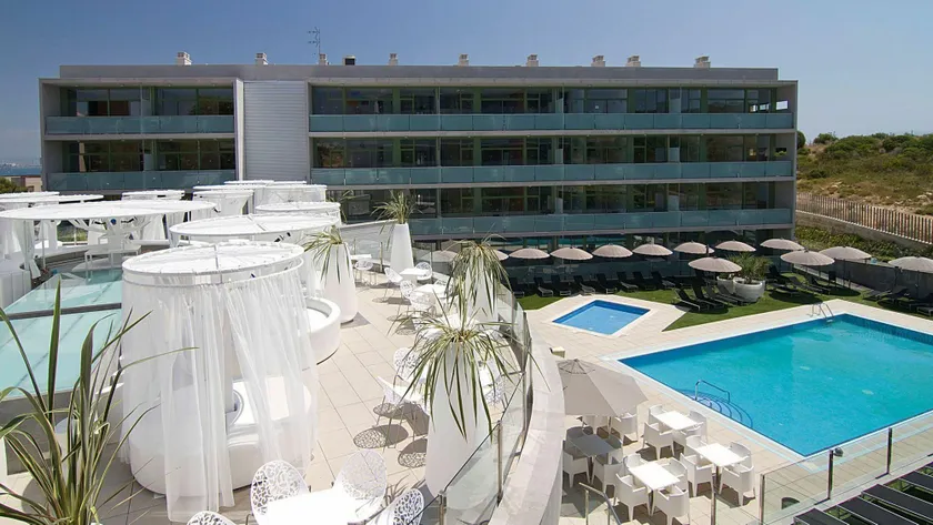 Apolo Suites Rentalmar - Image 1