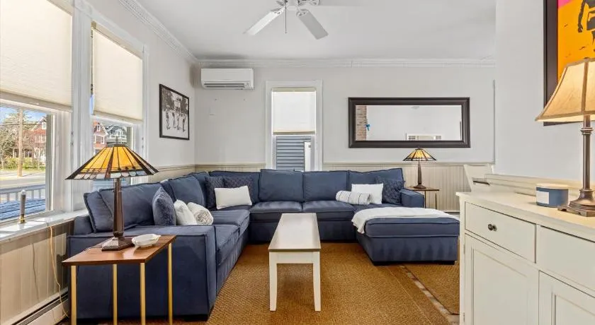 Charming North End OC Beach House 4BR 3BA - Image 1
