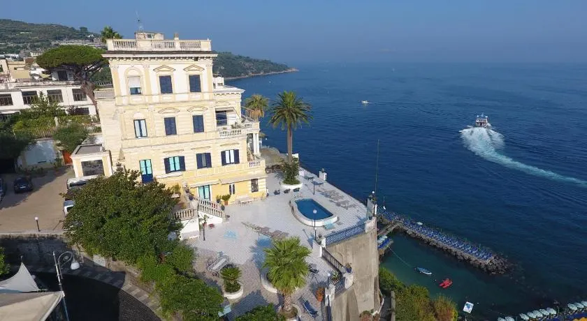 Villa La Terrazza Suites - Image 1