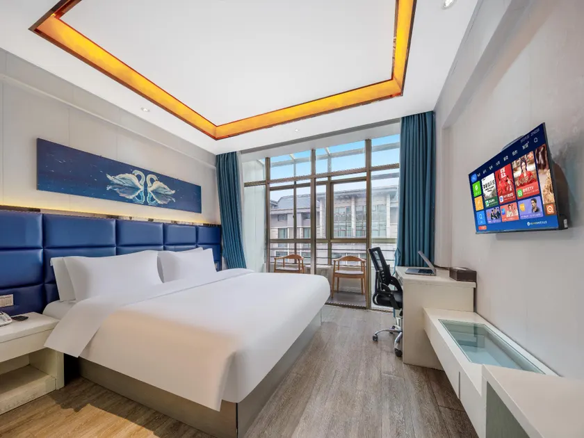 Rongle Busniess Hotel - Image 1