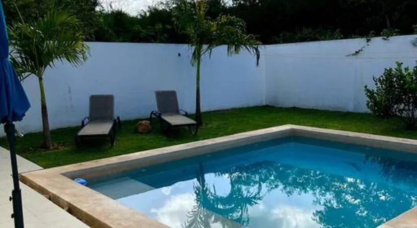 Residencia con ALBERCA y JARDÍN privado - Image 1