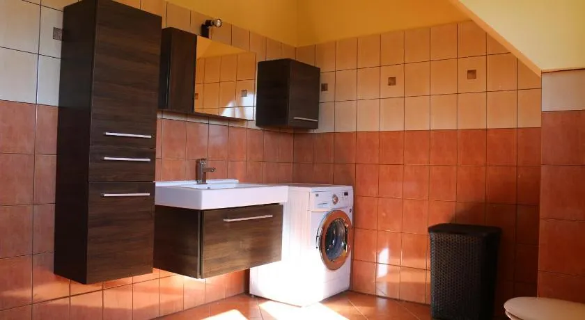 Dom z Basenem i Sauną IKA - Image 1