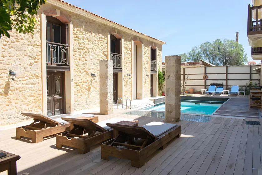 Volakas Beachfront Suites - Image 1
