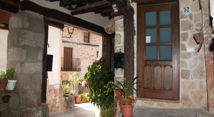 LA CASITA DEL PORTAL - Image 1