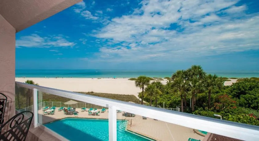 Crescent Beach Club 3B Beachfront Views of the Gulf - Image 1
