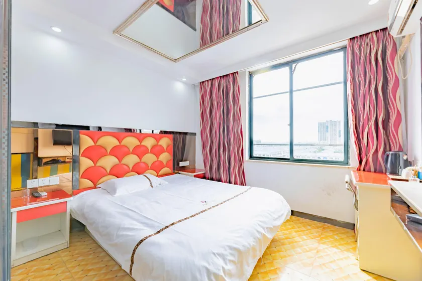 Ya Hong Fashion Hotel (Shanghai Packaging City Branch) - Image 1