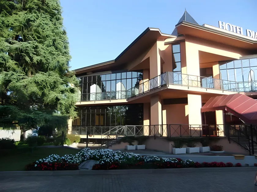Hotel Diamante - Image 1