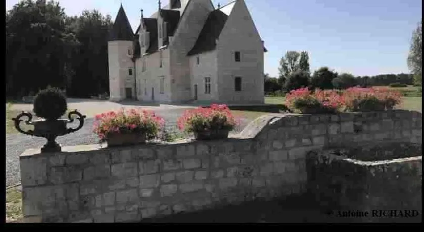 Chateau Manoir de Chandoiseau - Image 1