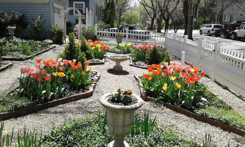 Moore House Bed and Breakfast - Image 1
