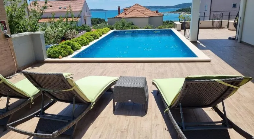 Croatica Suites Podsolarsko - Image 1