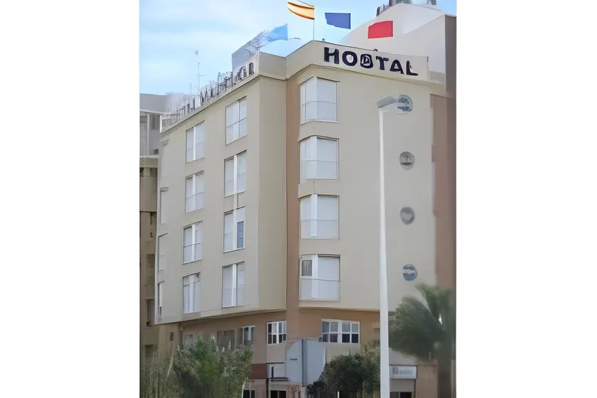 Hostal Madruga - Image 1