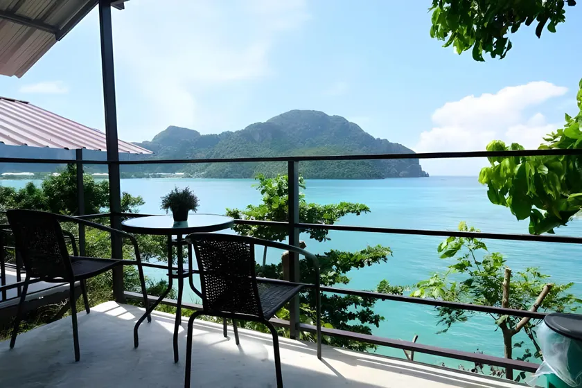 Phi Phi Seaside Bungalow - Image 1