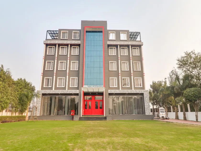 Super Townhouse Jashn - Image 1